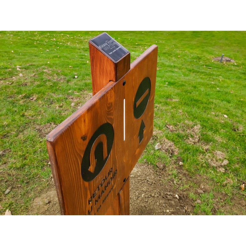 Panneau signalétique gravée et peint