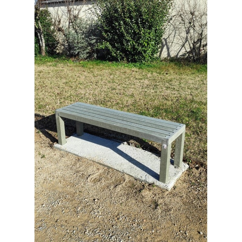 Banc solide et durable