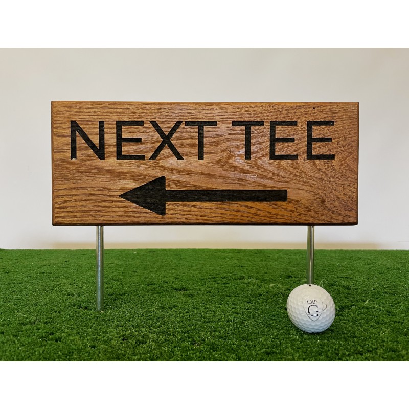 Signalétique ou fléchage en bois naturel