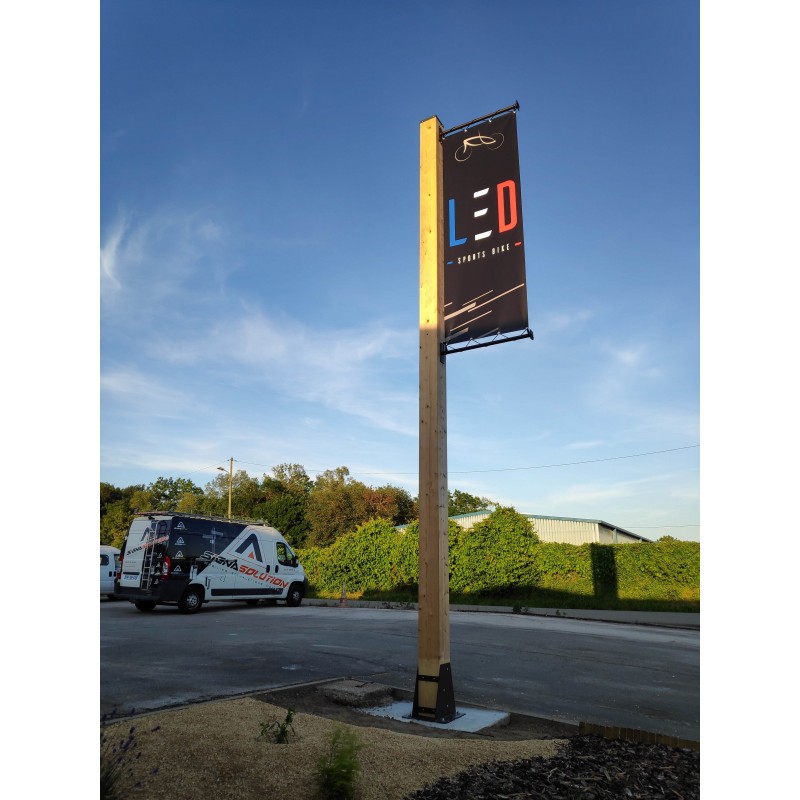 Bâche sur enseigne drapeau