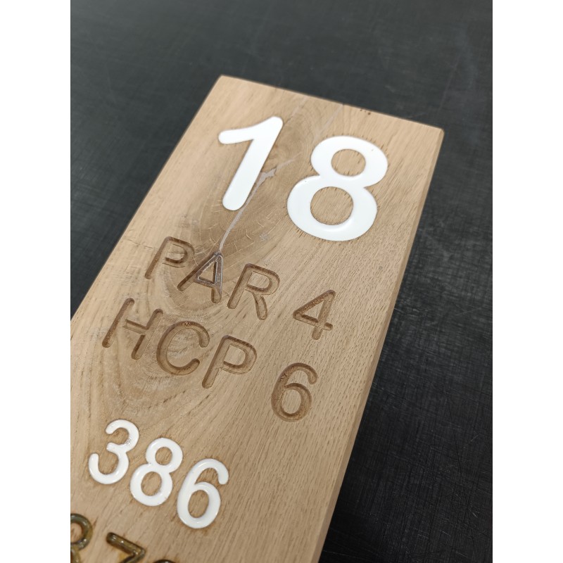 bois gravé avec résine