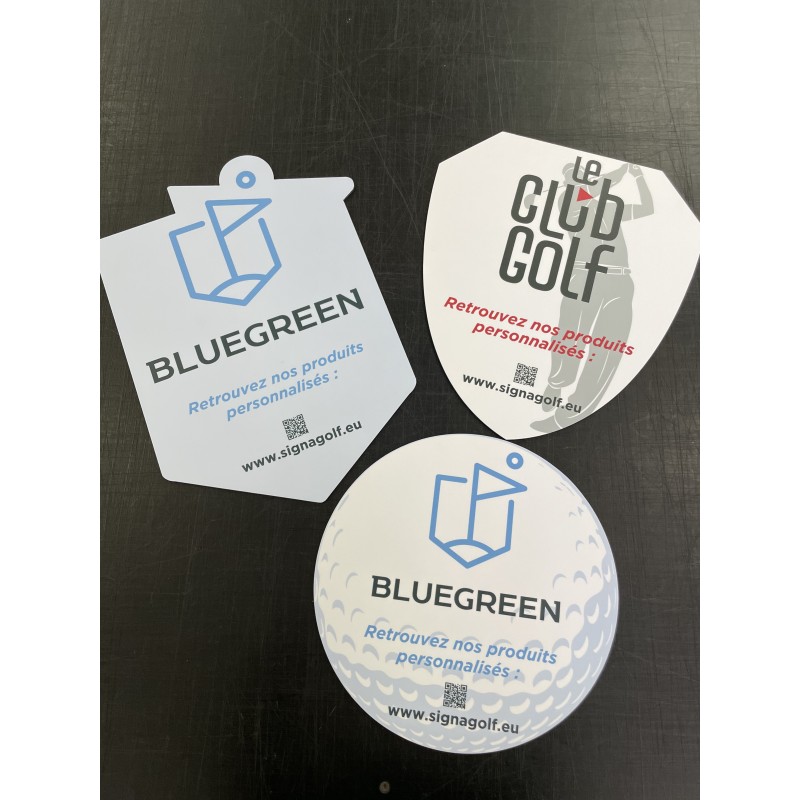 badge personnalisé au verso par adhésif