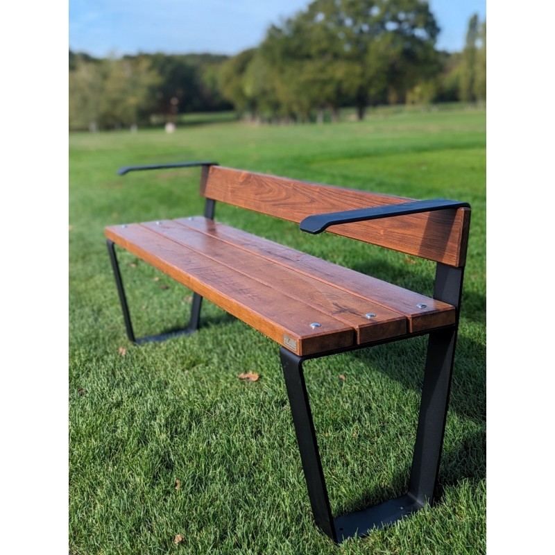 Banc plat acier et robinier moderne