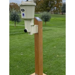 Poteau en bois avec logo...