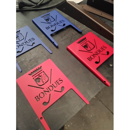 marque de départ après fabrication en bleu et rouge